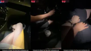 Merve Hanım Araba İçinde Kölesi Sıkınca Sakso Yaptı